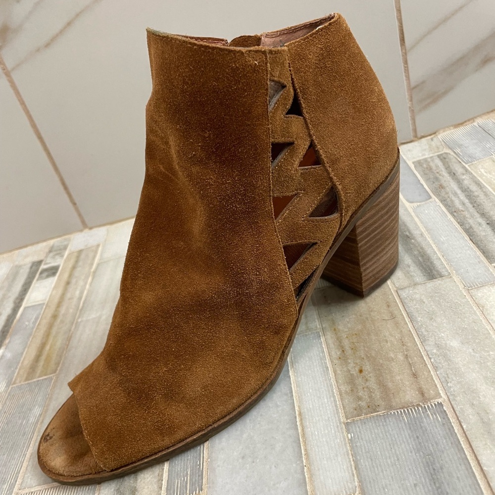 Lucky Brand peep-toe booties with cutouts in brown tan suede size 8 - Picture 2 of 15